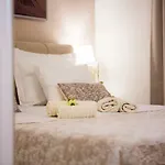 Apartment Luxurious With Private Garden