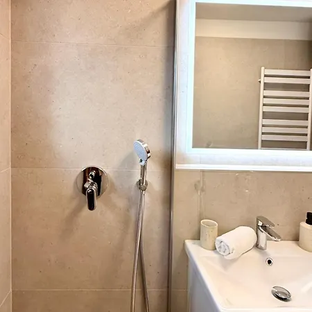 Appartement Luxurious With Private Garden *