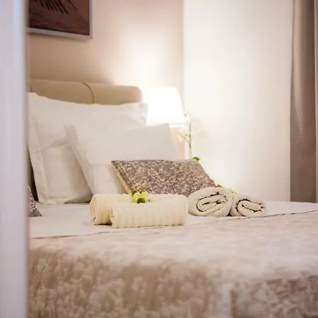 Apartman Luxurious With Private Garden