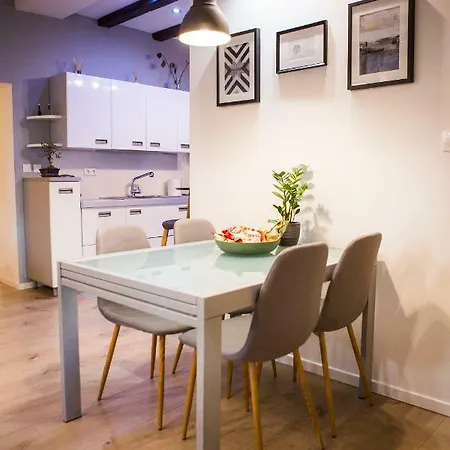 Apartment Luxurious With Private Garden *