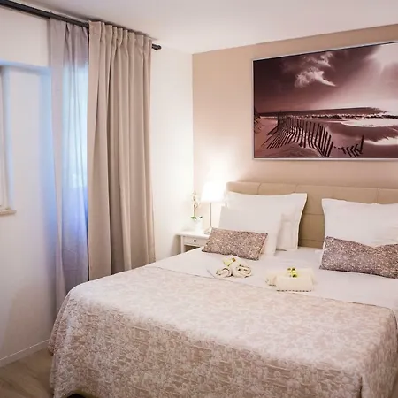 Luxurious With Private Garden * Split