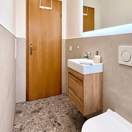 Luxurious With Private Garden Apartment Split