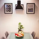 Luxurious With Private Garden Appartamento
